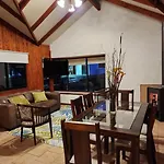 Pucon Casa Con Piscina 6 Personas